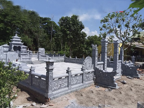 Vì sao đá khối tự nhiên là vật liệu tốt nhất cho khu lăng mộ?
