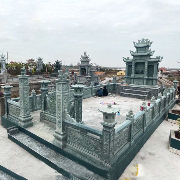 lăng mộ đá xanh rêu